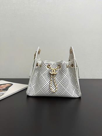 Kitlife Chanel 25C Drawstring Bucket Hobo Bag White Perforated Calfskin & Gold-colored Metal AS5293 30×26×14cm