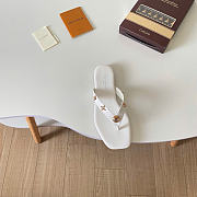 Kitlife Louis Vuitton Gaia Flat Thong White - 3