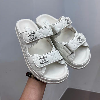 Kitlife Chanel Lambskin Quilted Velcro Dad Chain CC Slide Sandals White