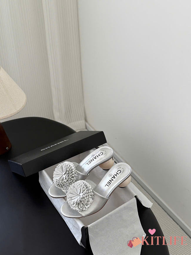 Kitlife Chanel 26 Pearl Mary Jane Slippers White - 1