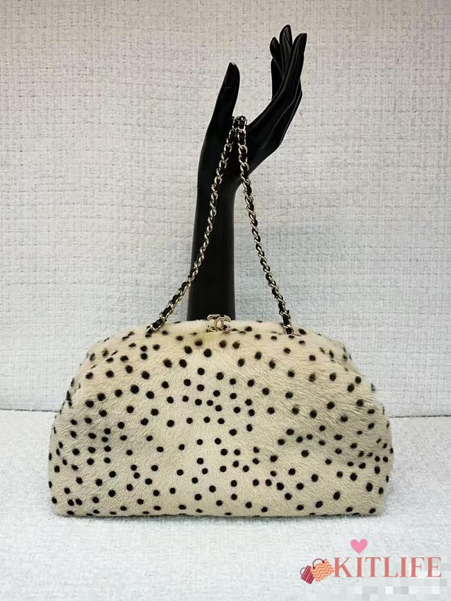 Kitlife Chanel Clutch With Chain Beige & Black Sheepskin AP5251 27x7.5x12cm - 1