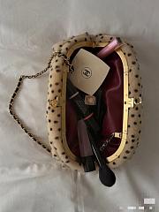Kitlife Chanel Clutch With Chain Beige & Black Sheepskin AP5251 27x7.5x12cm - 5