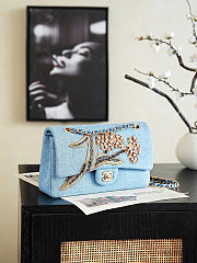 Kitlife Chanel Métiers 26S Blue Denim Tube Beaded Embroidery Bag 15.5x25.5x6.5cm - 3