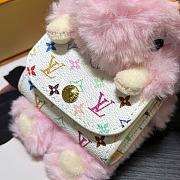 Kitlife Louis Vuitton Bunny Doll Earphone Bag Charm Pink M03230 - 4