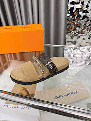 Kitlife Louis Vuitton Vibe Comfort Mules Beige & Brown  - 5