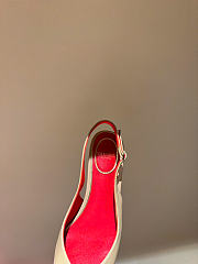 Kitlife Valentino Garavani Leather Heartip Slingback Pumps 35mm Beige - 4