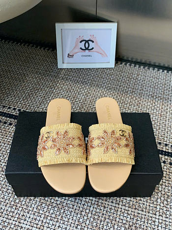 Kitlife Chanel 2026 Flower Embroidery Slippers Beige 