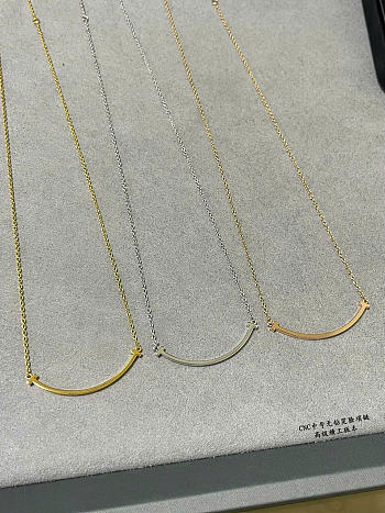 Kitlife Tiffani Smile Small Pendant in Gold/ Silver / Rose Gold