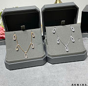 Kitlife Messika Five-diamond Moving Necklace In Gold / Silver - 4
