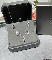 Kitlife Messika Five-diamond Moving Necklace In Gold / Silver - 5