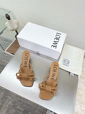 Kitlife Loewe Flamenco Knot Sandal In Beige Lambskin 