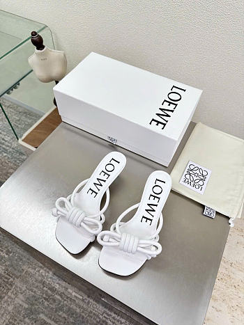 Kitlife Loewe Flamenco Knot Sandal In White Lambskin