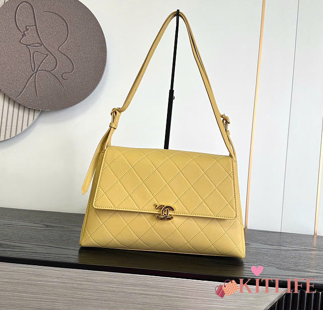 Kitlife Chanel 26K Handbag Yellow Calfskin 32×20×10cm - 1