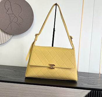 Kitlife Chanel 26K Handbag Yellow Calfskin 32×20×10cm