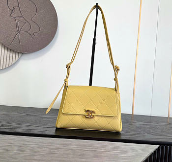Kitlife Chanel 26K Handbag Yellow Calfskin 22.5×14×8cm