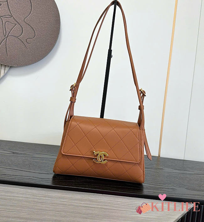 Kitlife Chanel 26K Handbag Brown Calfskin 22.5×14×8cm  - 1