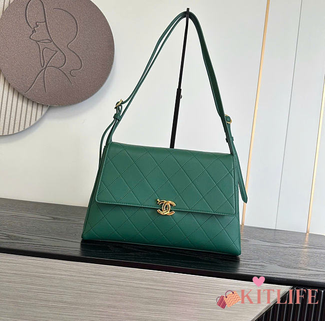 Kitlife Chanel 26K Handbag Green Calfskin 32×20×10cm  - 1