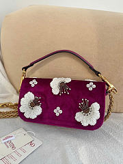 Kitlife Valentino Garavani Loco Small Velvet Floral Embroidered Shoulder Bag 20x11x5cm - 5