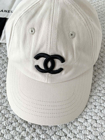 Kitlife Chanel Embroidered Baseball Cap White