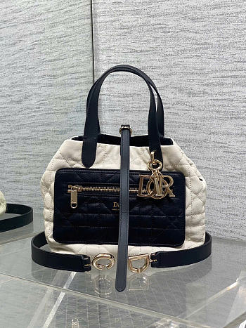 Kitlife Dior Small Toujours Reversible Handbag White & Black 23x15x15cm 
