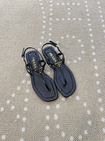 Kitlife Prada Black Patent Leather Thong Sandals