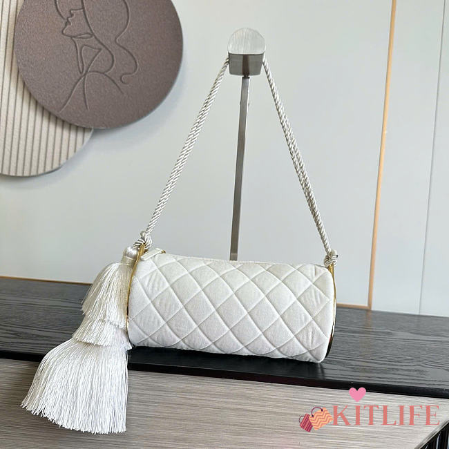 Kitlife Chanel 26A White Velvet Tassel Cylindrical Bag 12x23.5x12cm - 1