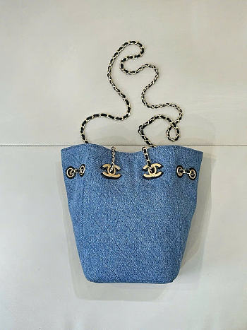 Kitlife Chanel Bucket With Chain Washed Blue Denim & Gold-Tone Metal 18x11.5x11.5cm