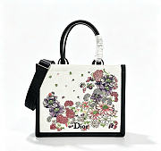 Kitlife Dior Medium Book Tote with Strap Multicolor Dior Hortensia Garden Embroidery  36x27.5x16.5cm - 1