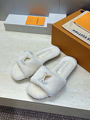 Kitlife Louis Vuitton Women's Shearling Slides White - 1