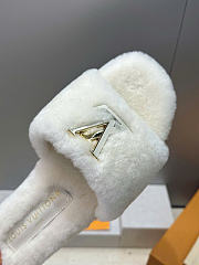 Kitlife Louis Vuitton Women's Shearling Slides White - 2