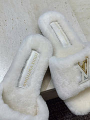 Kitlife Louis Vuitton Women's Shearling Slides White - 5