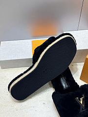 Kitlife Louis Vuitton Women's Shearling Slides Black - 5