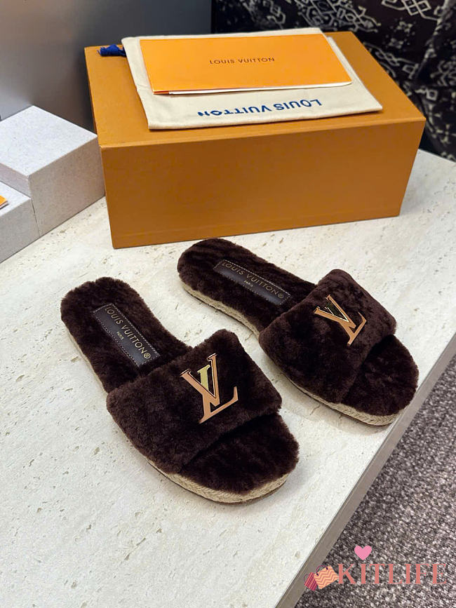 Kitlife Louis Vuitton Women's Shearling Slides Dark Brown - 1
