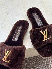 Kitlife Louis Vuitton Women's Shearling Slides Dark Brown - 5