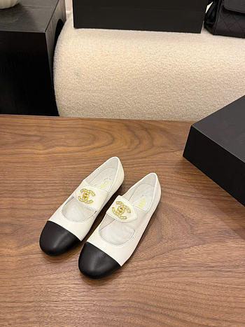Kitlife Chanel 26B Button Mary Janes Shoes White & Black