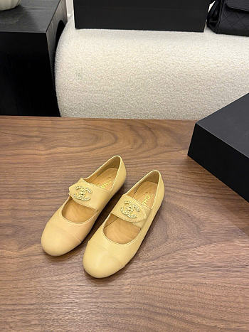 Kitlife Chanel 26B Button Mary Janes Shoes Beige