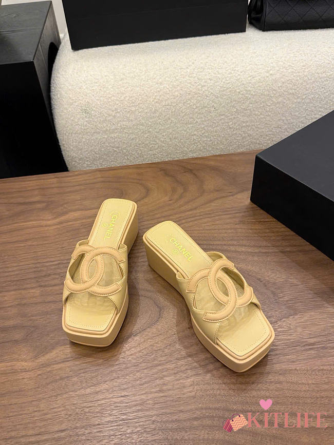 Kitlife Chanel 26SS Heeled Sandals Beige 50mm - 1