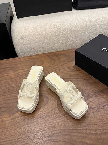 Kitlife Chanel 26SS Heeled Sandals White Suede 50mm 