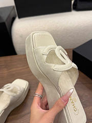 Kitlife Chanel 26SS Heeled Sandals White Suede 50mm  - 5