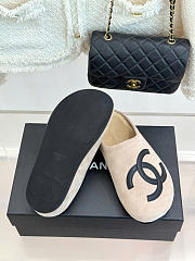 Kitlife Chanel Classic Large Double-C Closed-toe Birkenstock-style Mules Light Beige Suede - 5