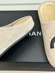 Kitlife Chanel Classic Large Double-C Closed-toe Birkenstock-style Mules Light Beige Suede - 3