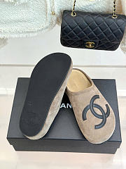 Kitlife Chanel Classic Large Double-C Closed-toe Birkenstock-style Mules Taupe Suede - 6