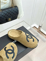 Kitlife Chanel Classic Large Double-C Closed-toe Birkenstock-style Mules Beige Suede - 6