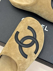 Kitlife Chanel Classic Large Double-C Closed-toe Birkenstock-style Mules Beige Suede - 3