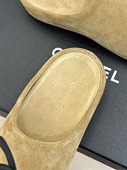 Kitlife Chanel Classic Large Double-C Closed-toe Birkenstock-style Mules Beige Suede - 2
