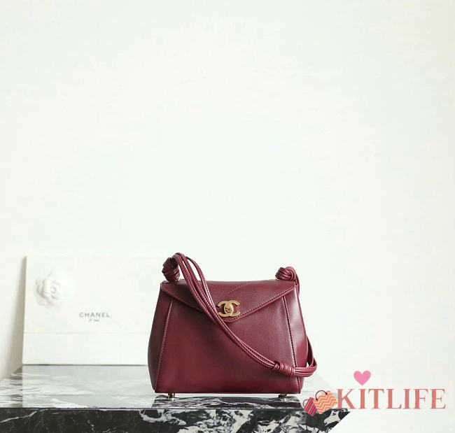 Kitlife Chanel Mini V-Flap Hobo Bag Burgundy 16x22x7.8cm - 1