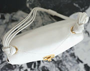 Kitlife Chanel Mini V-Flap Hobo Bag White 16x22x7.8cm - 6
