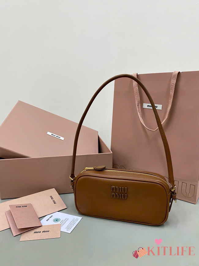 Kitlife Chanel Mini V-Flap Hobo Bag Brown 16x22x7.8cm - 1