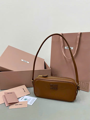 Kitlife Chanel Mini V-Flap Hobo Bag Brown 16x22x7.8cm