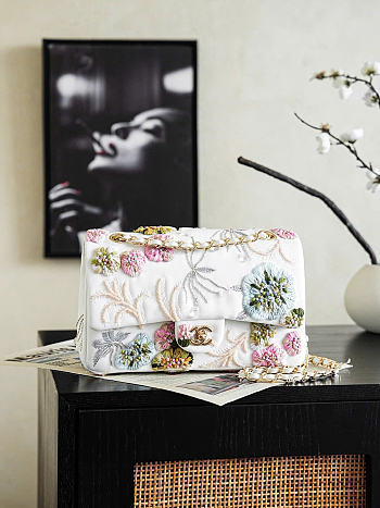 Kitlife Chanel 26K Hand-Embroidered Bag White 15.5x25.5x6.5cm